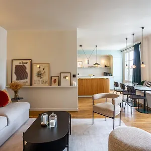 Habitat Parisien - Madeleine Galeries Lafayette Apartment