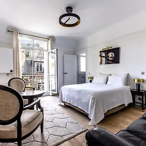 Champs Elysees Apartment